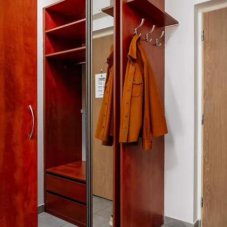 Apartment Days - Bright - Balcony - Private Parking Prague