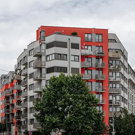 Days - Bright - Balcony - Private Parking * Prague
