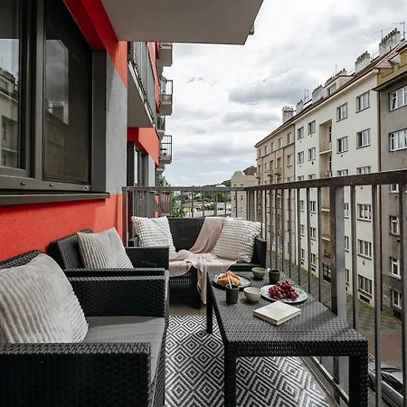Apartment Days - Bright - Balcony - Private Parking